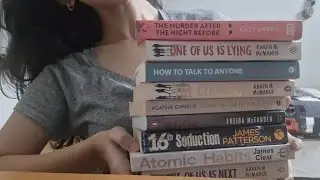ASMR | Tapping and scratching books 📚 