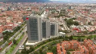 VOLANDO EN DRONE 4K  - TORRE HUAWEI - PARALELO 108 - BOGOTA- COLOMBIA
