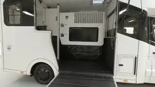 Paragan Horseboxes - Excelsion 5XL - Free Stand - Long Eye design