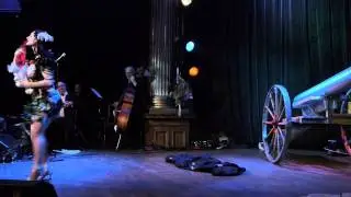 Fr&auml;ulein Frauke Presents - Vicky Butterfly- The  Nightingale and the Rose