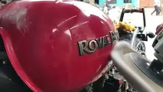 Royal Enfield thunderbird // rubbing polish and red smoke lamination