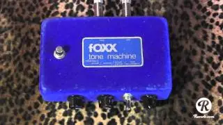 Foxx Tone Machine octave fuzz pedal demo with R9 Les Paul & Dr Z Antidote
