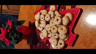 Learn how to make Kaak Simsum with Gina