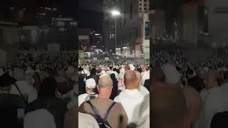 Suasana saat bubaran tarawih di Masjidil Haram..Rinduuu Ya Rabb..