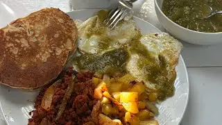Longaniza con papás huevo riquísimo 