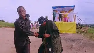 WIMBO WAWASHANGAZA WATU WOTE MKUTANONI KIKATOKEA HIKI