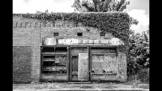 Abandoned Old Storefront in Clarksdale Mississippi | Black and White Photography