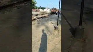 Mumbai ltt 12168 // arrival manikpur junction