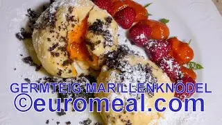 Marillenkn&ouml;del mit flaumiger Germteigh&uuml;lle - euromeal.com