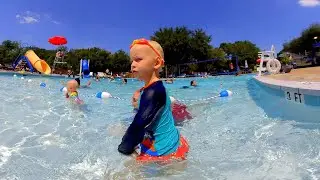 Swimming and a PicNic in 3D VR