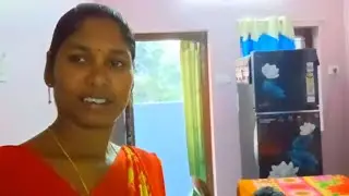 పనికి వెళ్తూన్న😊😊