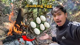 Jungle Survival Cooking Eggs on Fire 🔥