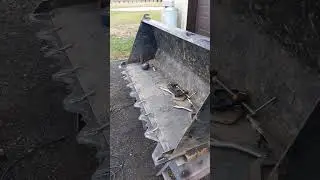 Compact tractor tooth bar