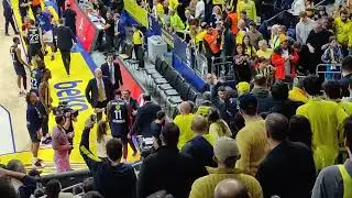 Maç sonu sinirlenen Will Clyburn, yardımcı Koç Dedas'ın üzerine yürüyünce ortalık karışır