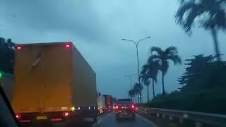 TOL LINGKAR LUAR JAKARTA ADA 3 LAJUR KECEPATAN MAX 80 KM/JAM LAJUR KE 3  HANYA UNTUK MENDAHULUI