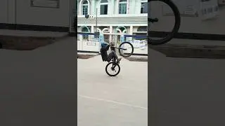 wheelie mtb freestyle #shortvideo #stuntman #automobile #stuntmaster #stuntperformer #stuntspectacle