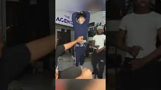 Рэй и Ракай начинают войну с Ампом после взлома Агентов