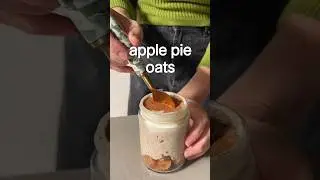 Apple Pie Overnight Oats 🍏: glow-diaries.com/apple-pie-overnight-oats