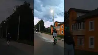 На моноколесе