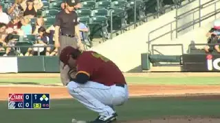 Hooks' Whitley exits with apparent injury