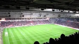 PSV fans zingen 'Mark Van Bommel'
