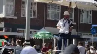 Dancing Dutch traffic cop