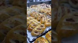 Produ&ccedil;&atilde;o de salgado#salgado #panifica&ccedil;&atilde;o #confeitaria