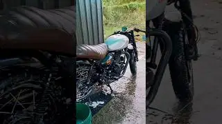 R15 V3's HANDLE IN HUNTER 350🤯 | HUNTER 350 WASHING | hunter 350 cafe racer #shorts