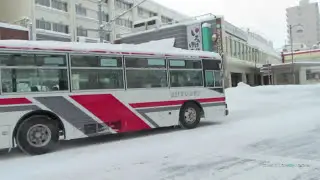 Buses in Snowy, Sapporo, Japan 札幌のバス 2013
