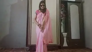 Saree pose sytal in plets women saree