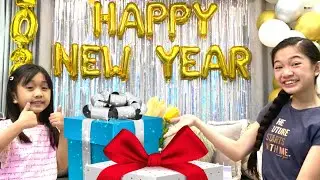 NEW YEAR'S GIFT OPENING 2021| KAYCEE & RACHEL in WONDERLAND FAMILY