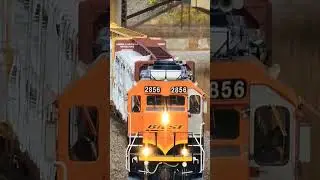A GP39-2 LEADS A SHORT LOCAL THRU SANTE FE JUNCTION! #bnsfrailroad #railroad #railway