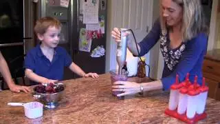 How to Make Milk and Fruit Smoothie Popsicles
