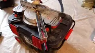 Монтаж плинтусов из MDF  Neuhofer Holz