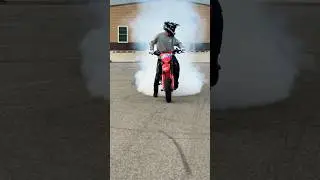 This CRF450 Supermoto is an ABSOLUTE MONSTER on the Streets! #crf450l #crf450rl #supermotolife