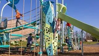 Crux&trade; Climber - PlayBooster&reg; - Landscape Structures