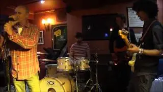 Tear It Up   Jamming at the Thomas A Becket  Northampton