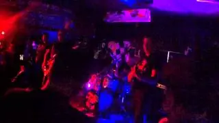 The Beltones - Let The Bombs Fall (Live In Pomona, CA)