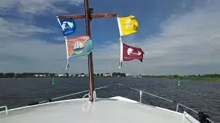 Van het Starteiland naar de stad Sneek, even lunchen en door naar het prachtige IJlst.