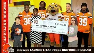 Players Volunteer for Titan Pride School Uniform Program | Cleveland Browns