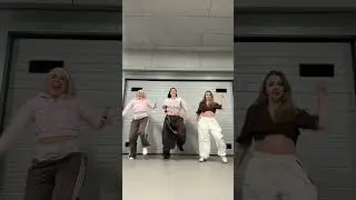 my když dej ruce nahoru a dropni boky🤭💗 #czech #dance #praguegirls #bencristovao
