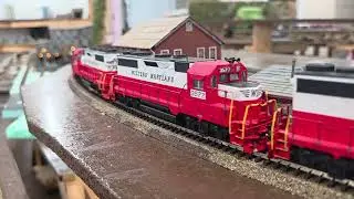 Past the Bunkhouse / HO scale Model railroad operations 