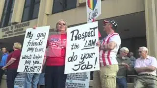 KY: SAME SEX MARRIAGE: CLERK SUPPORT RALLY(PHOTOS)