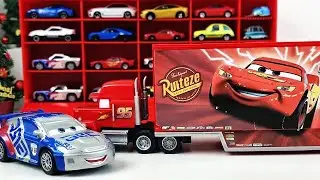 Unboxing Cars 3 Toys | Mack Hauler Mattel Collection Review - Cars Toy Set