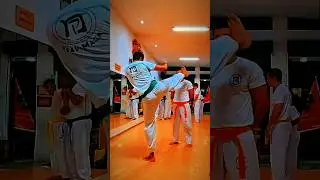 KRAV MAG&Aacute;: Chutes Poderosos para Autodefesa Urbana 💪🥋