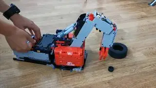 LEGO Robot arm (alternate model 42082)