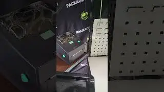 Shipping station for E-commerce businesses