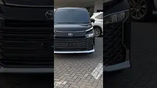 Innova Zenix vs Voxy