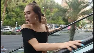 TOUCHING HANDS ON THE ESCALATOR PRANK IN LAS VEGAS!!2018