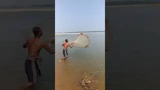 best technique of throwing fishing net.😄😄😄😉😉